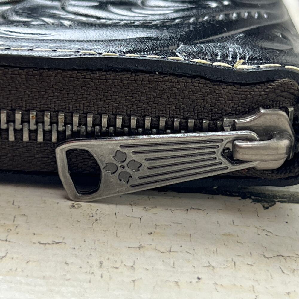 Women’s Tooled Italian Leather Black Clutch Wristlet Wallet - Picture 12 of 14